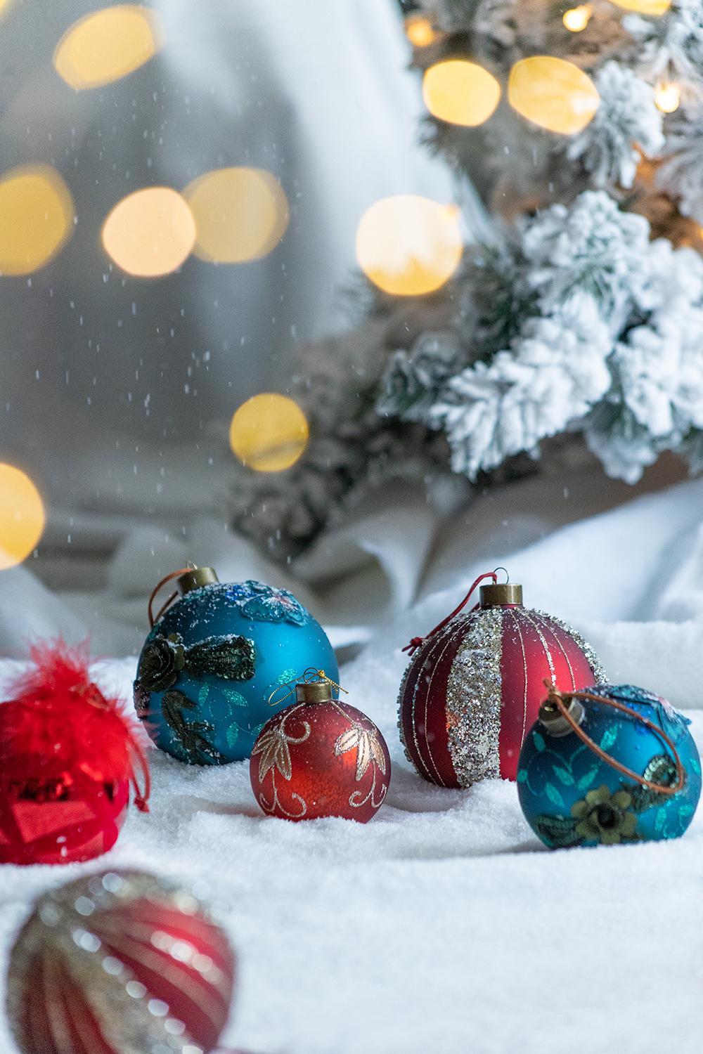 Glass Christmas Ball Ornaments with Hanging Loop – Red or Gold